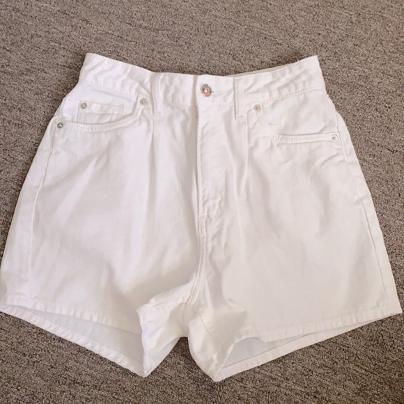 H&M Pants - H&M HIGH WASTED MOM SHORTS